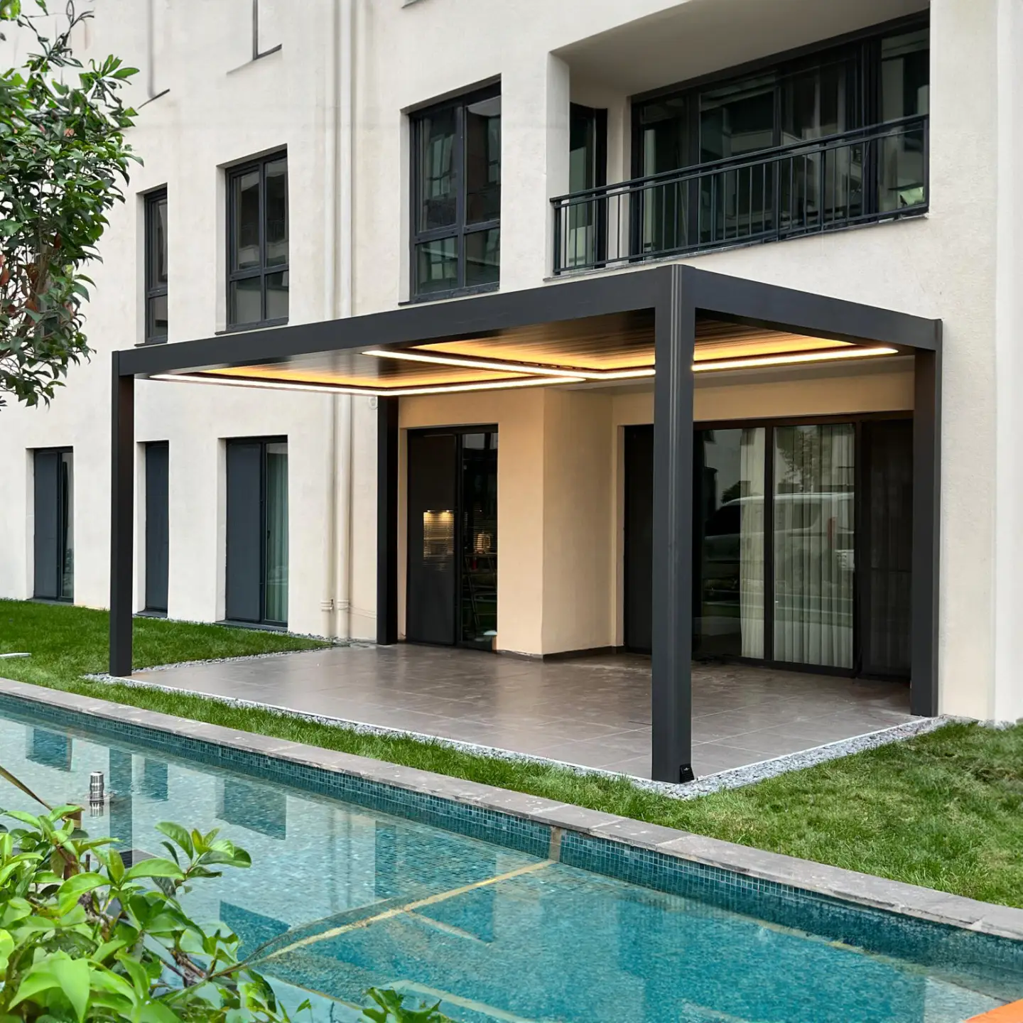 Albert Genau Bioklimatik Pergola (1)